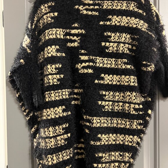 Women's Cardigan - Picture 3 of 4